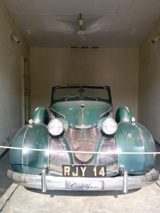 Cadillac 5 Seater Cony Sedan Cadillac 5 Seater Cony Sedan