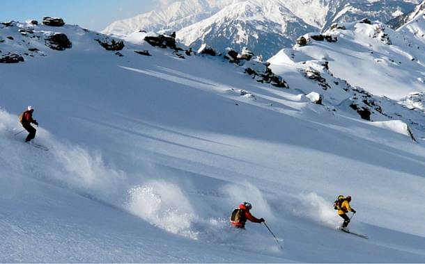 Skiing in Auli Skiing in Auli